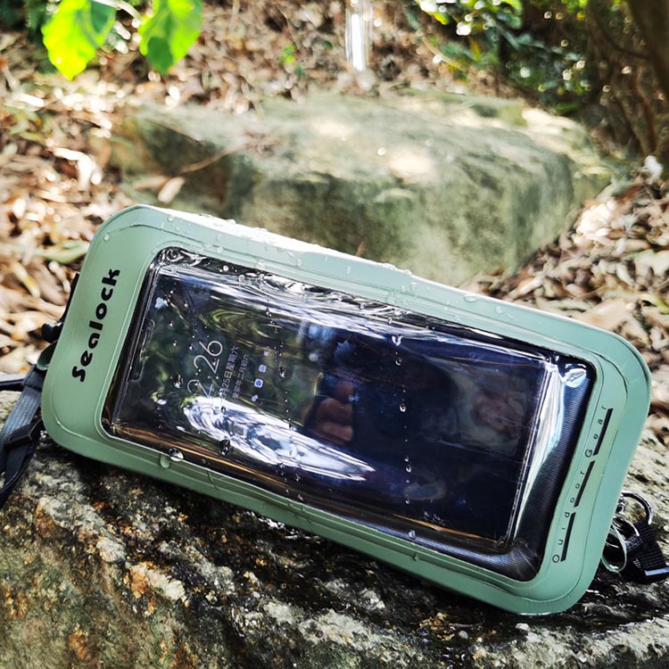 Teach you how to choose a high-quality beach mobile phone bag